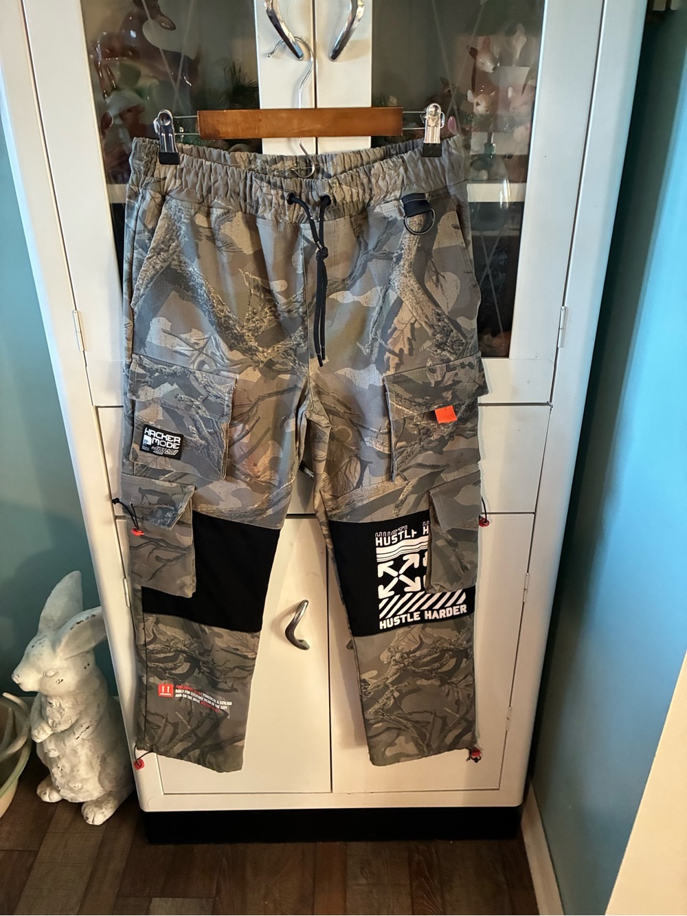 RGSTR Men's Camouflage Cargo Pants - Hustle Design sz L like new